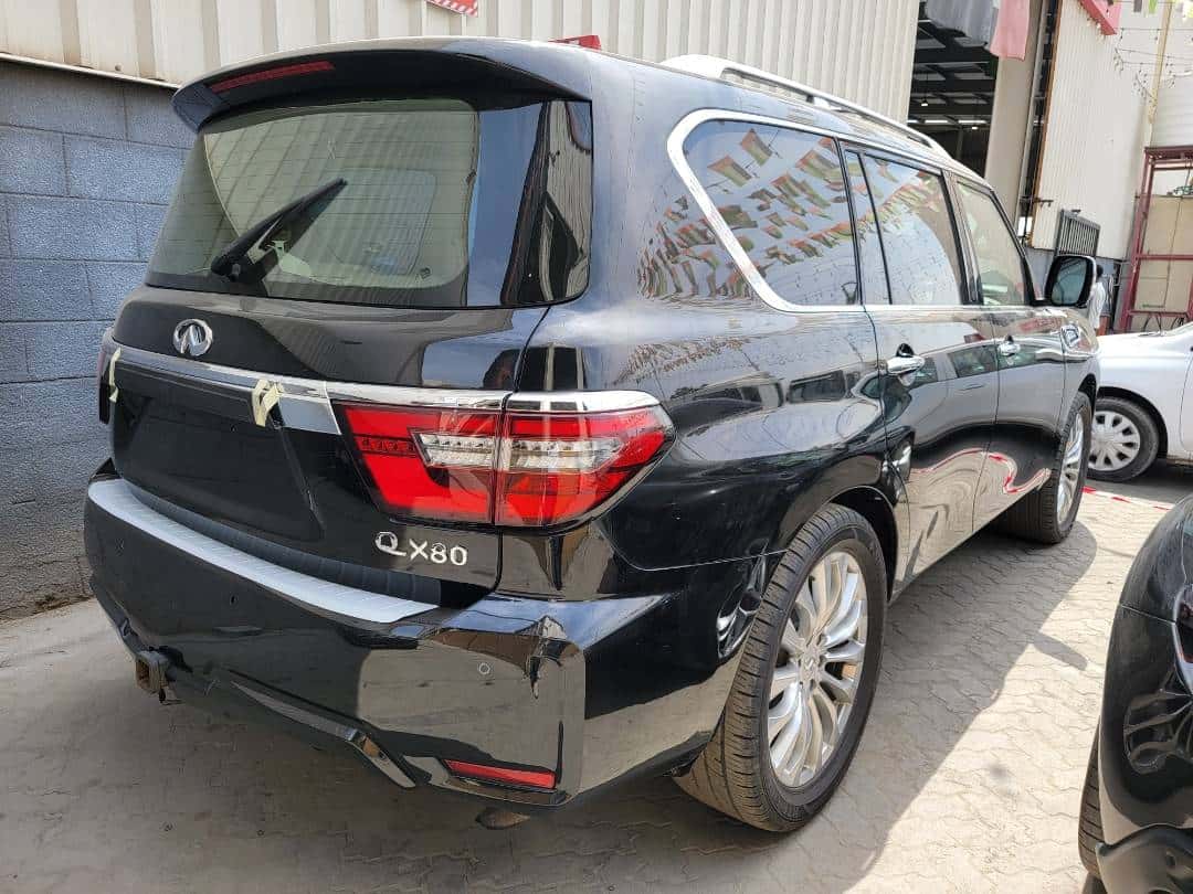INFINITI QX80 - Exterior