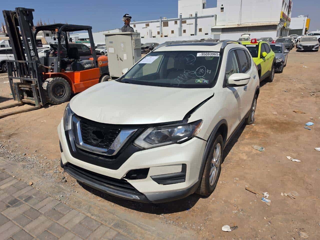 Nissan Rogue 2017 thumbnail 2