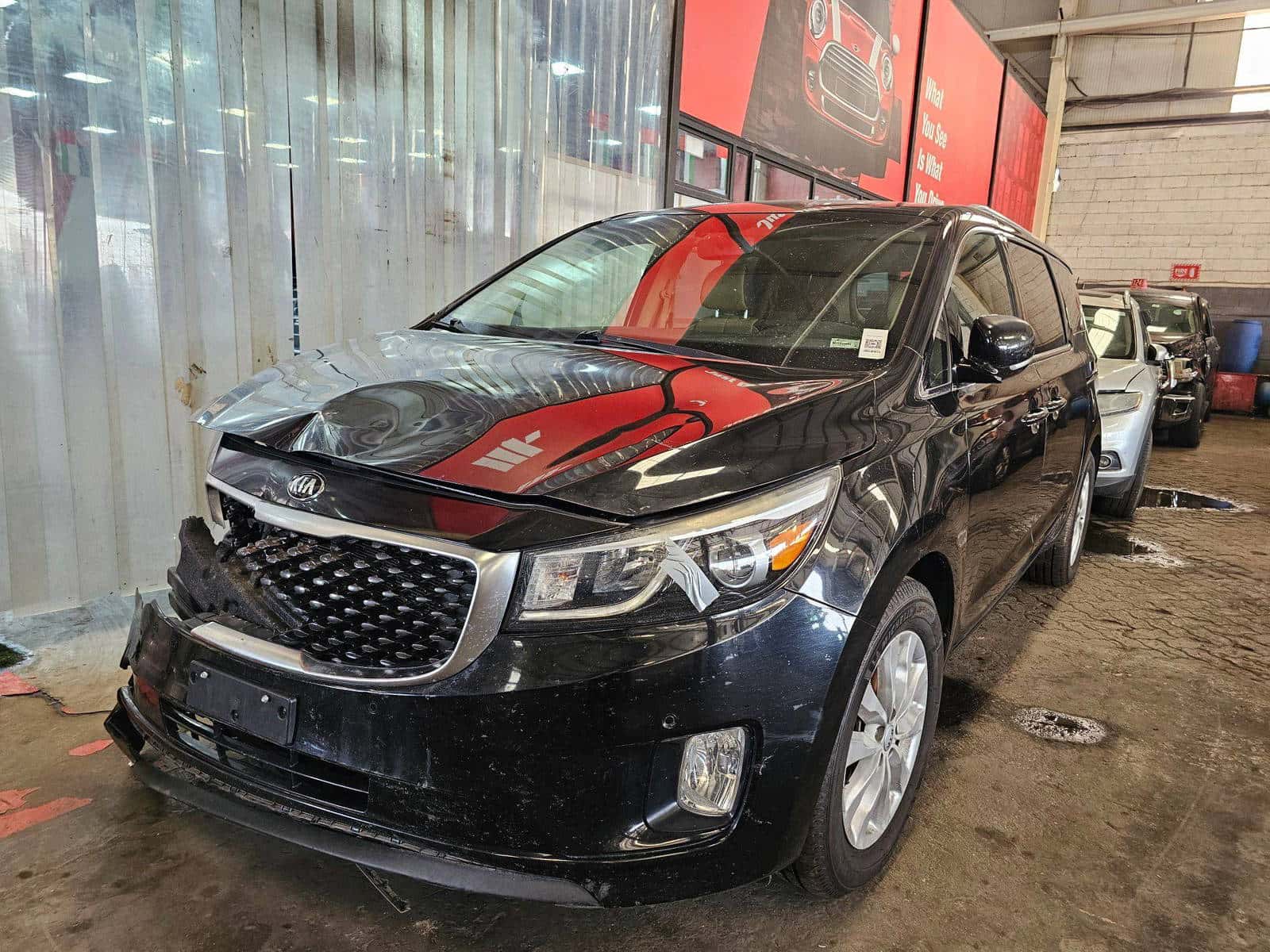 KIA SEDONA 2017 thumbnail 2