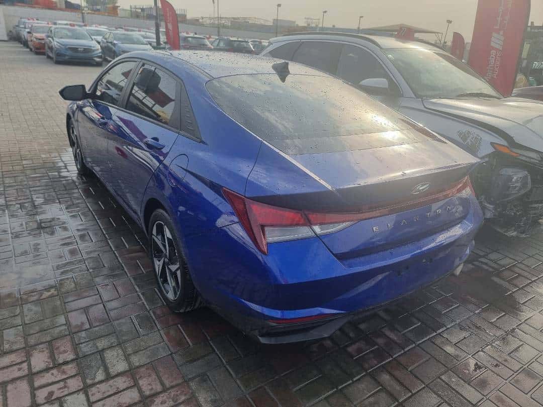 Hyundai Elantra 2023 thumbnail 4