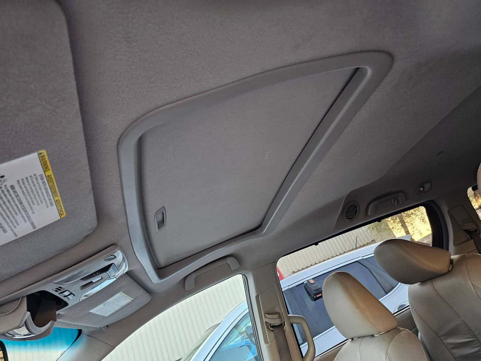 TOYOTA SIENNA 2011 thumbnail 6