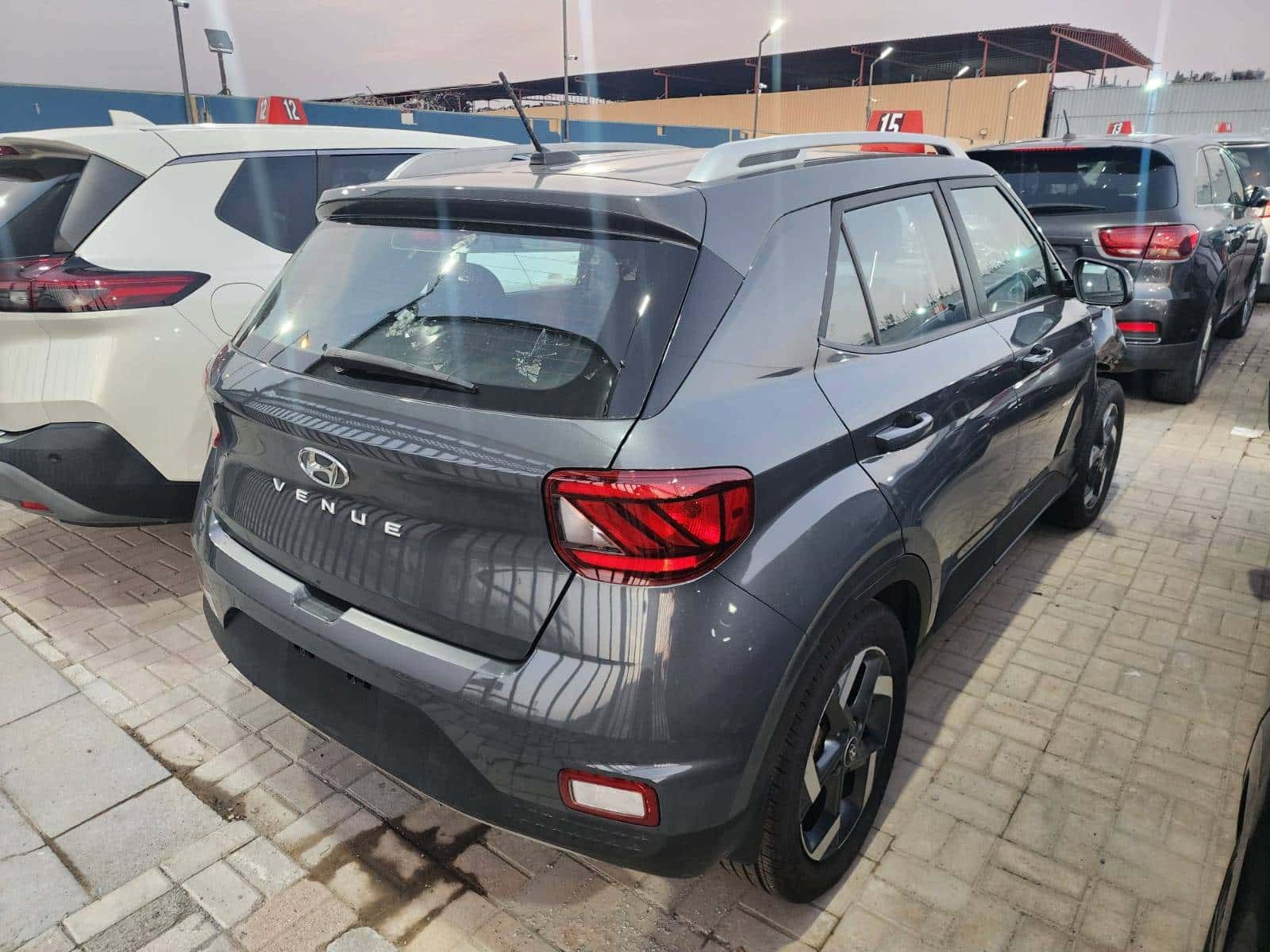 Hyundai VENUE SEL 2023 thumbnail 5