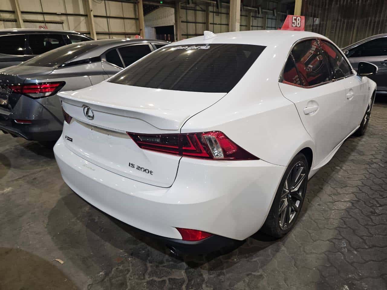 LEXUS IS 200T 2016 thumbnail 4