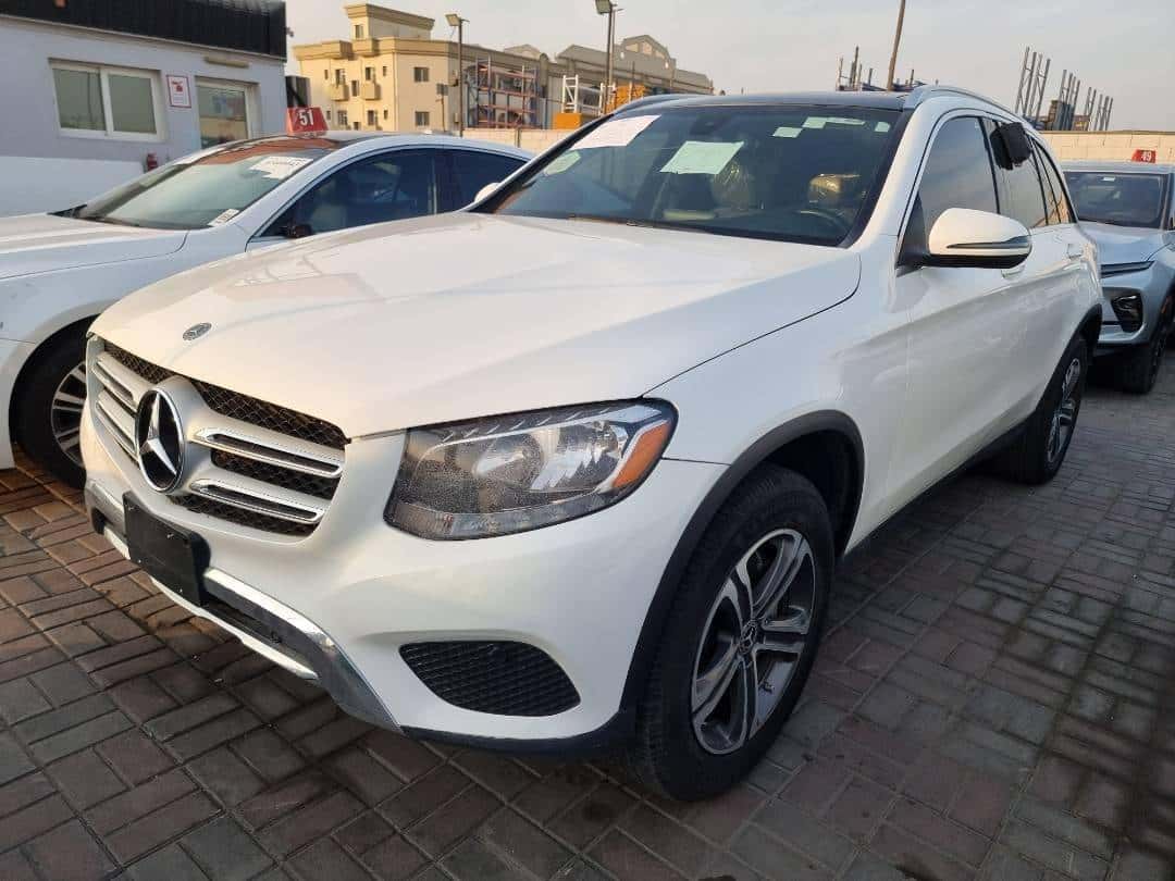 MERCEDES BENZ GLC-300 - Exterior