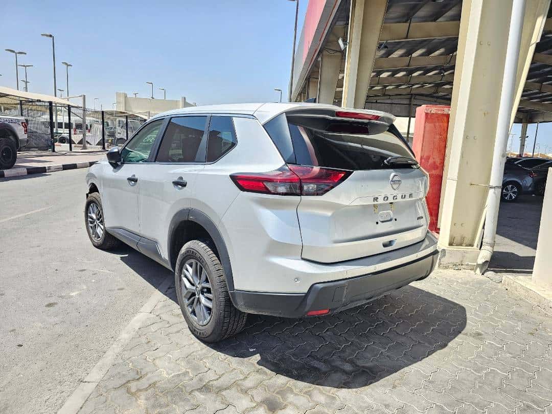 Nissan Rogue 2024 thumbnail 1
