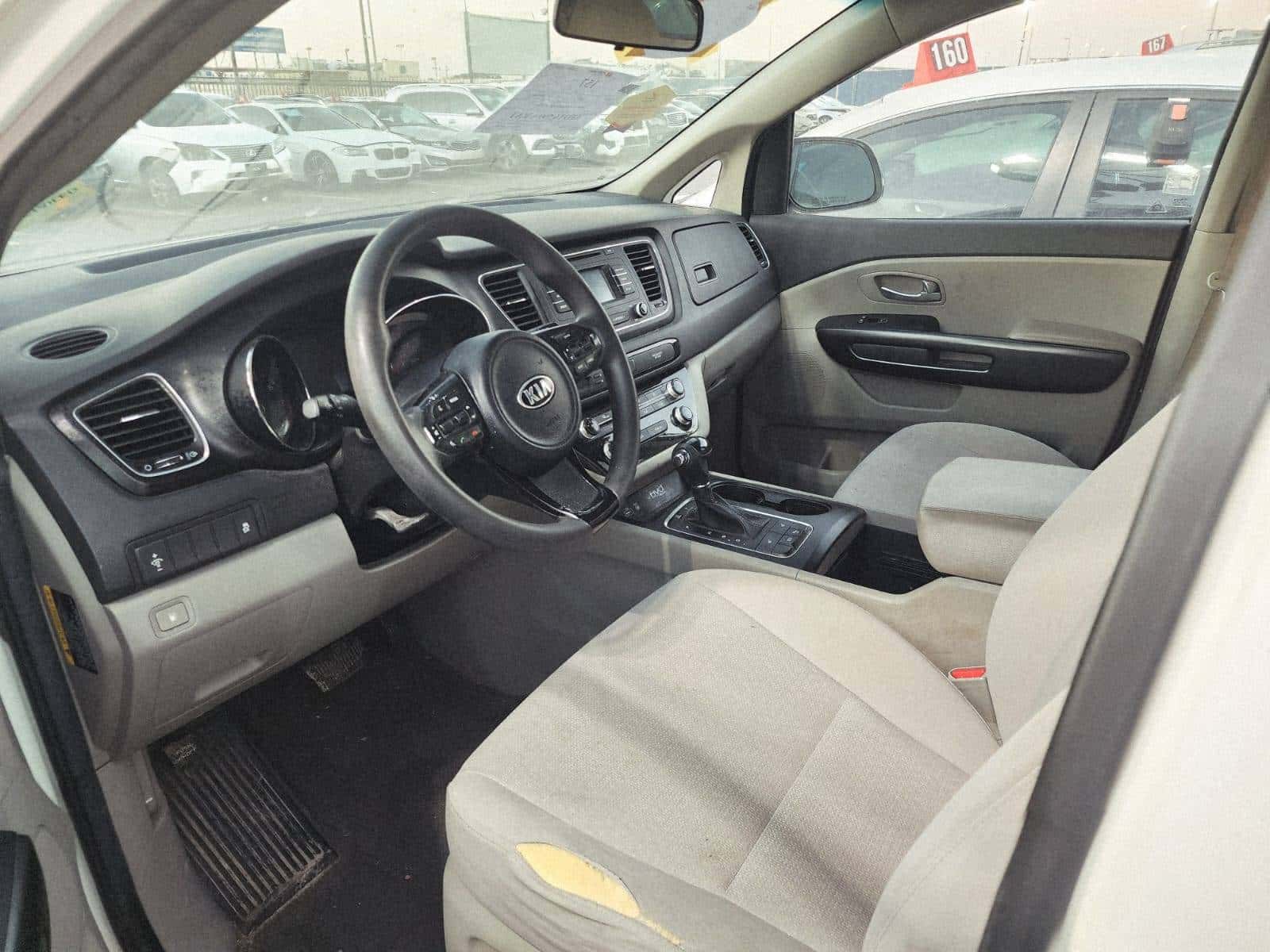 Kia Sedona 2016 thumbnail 7