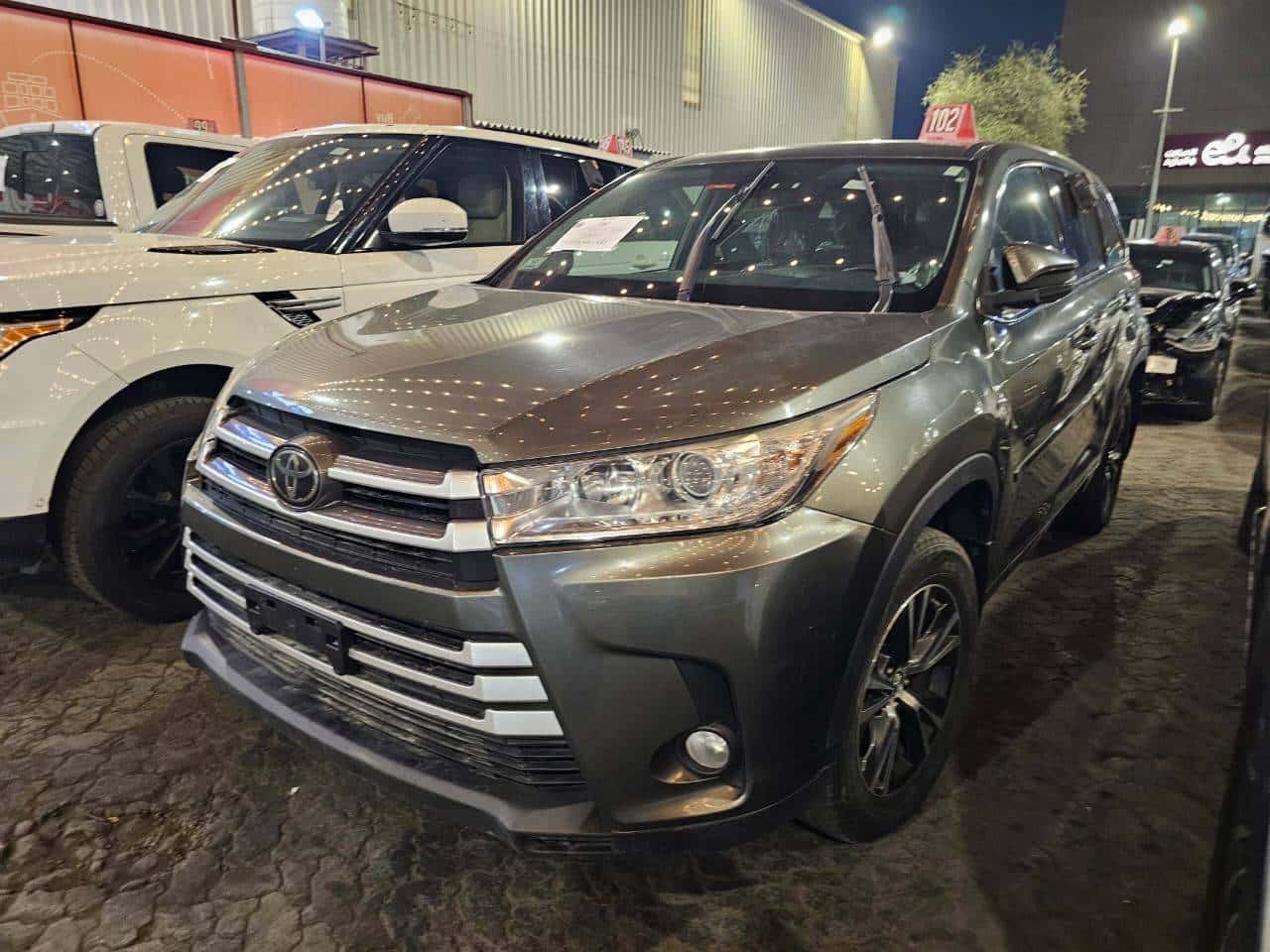 Toyota Highlander 2018 thumbnail 2