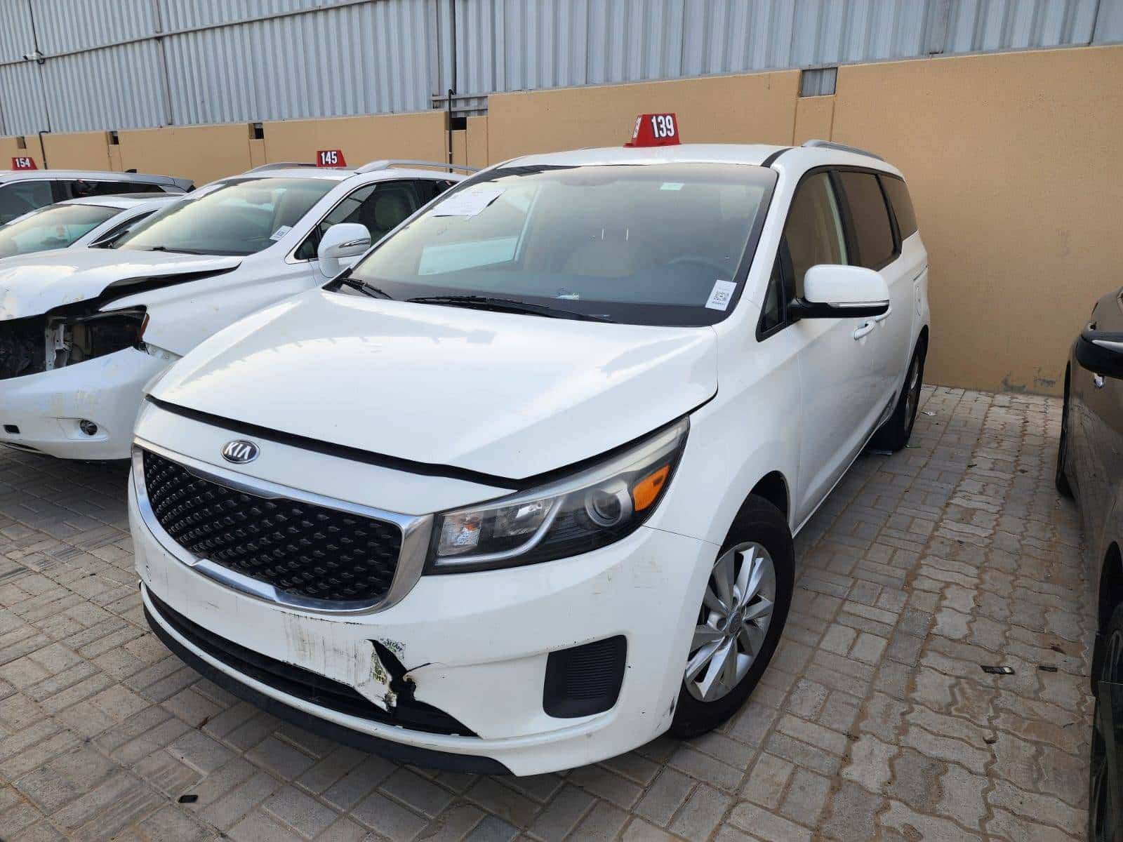 Kia Sedona 2015 thumbnail 7