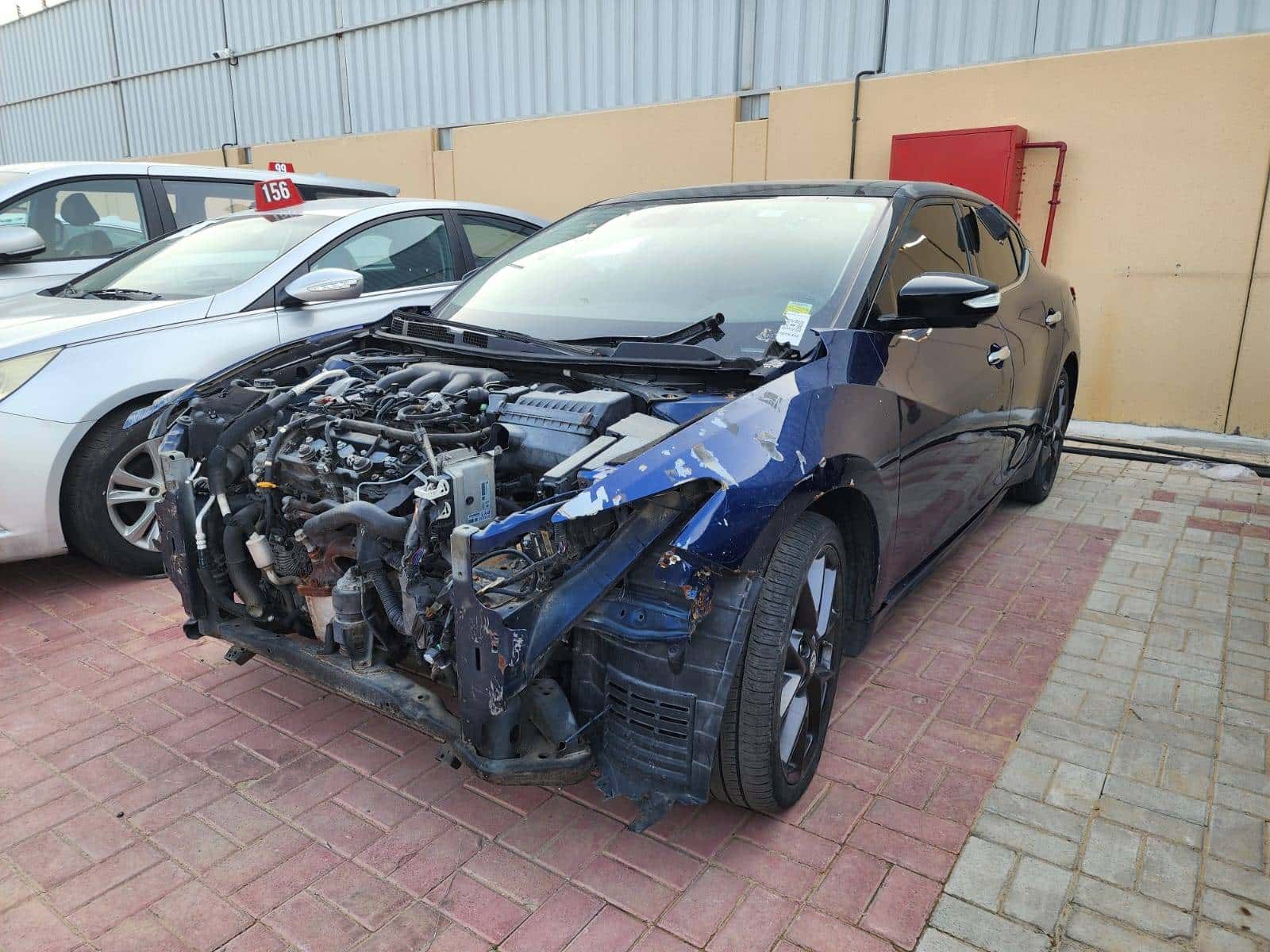 NISSAN MAXIMA - Exterior