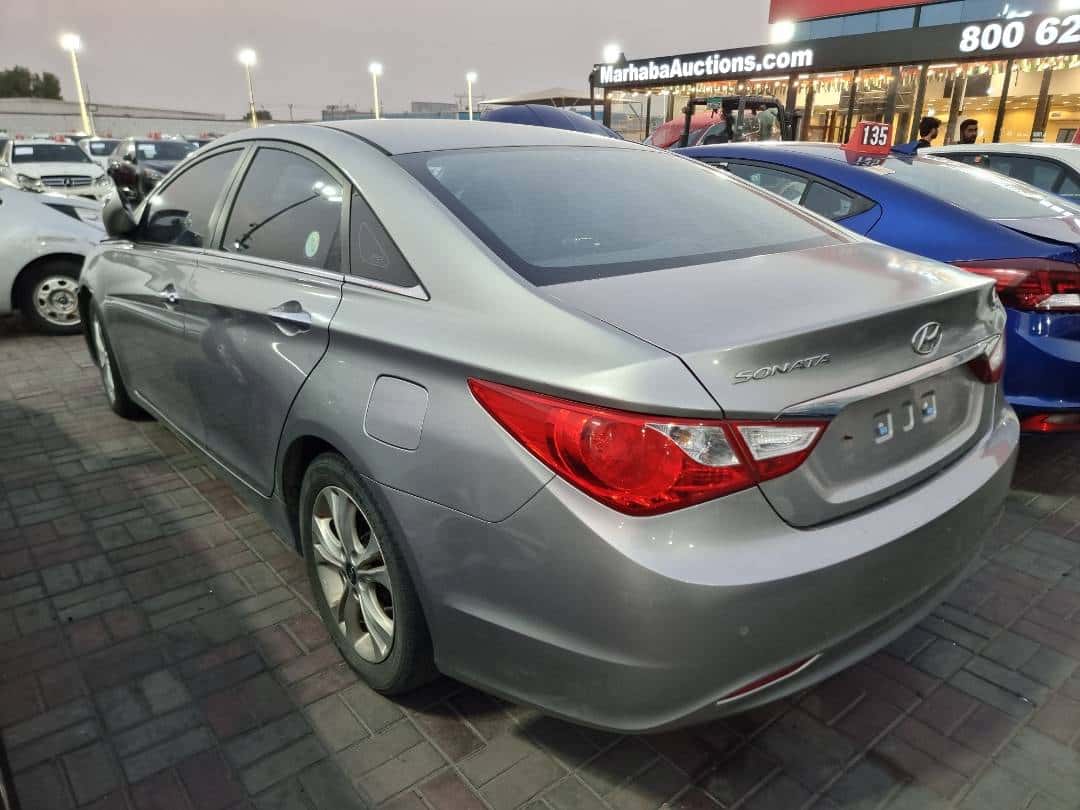 Hyundai Sonata 2011 thumbnail 3