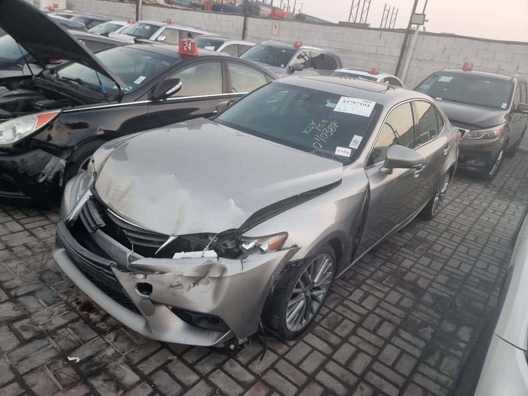 Lexus IS 250 2014 thumbnail 2