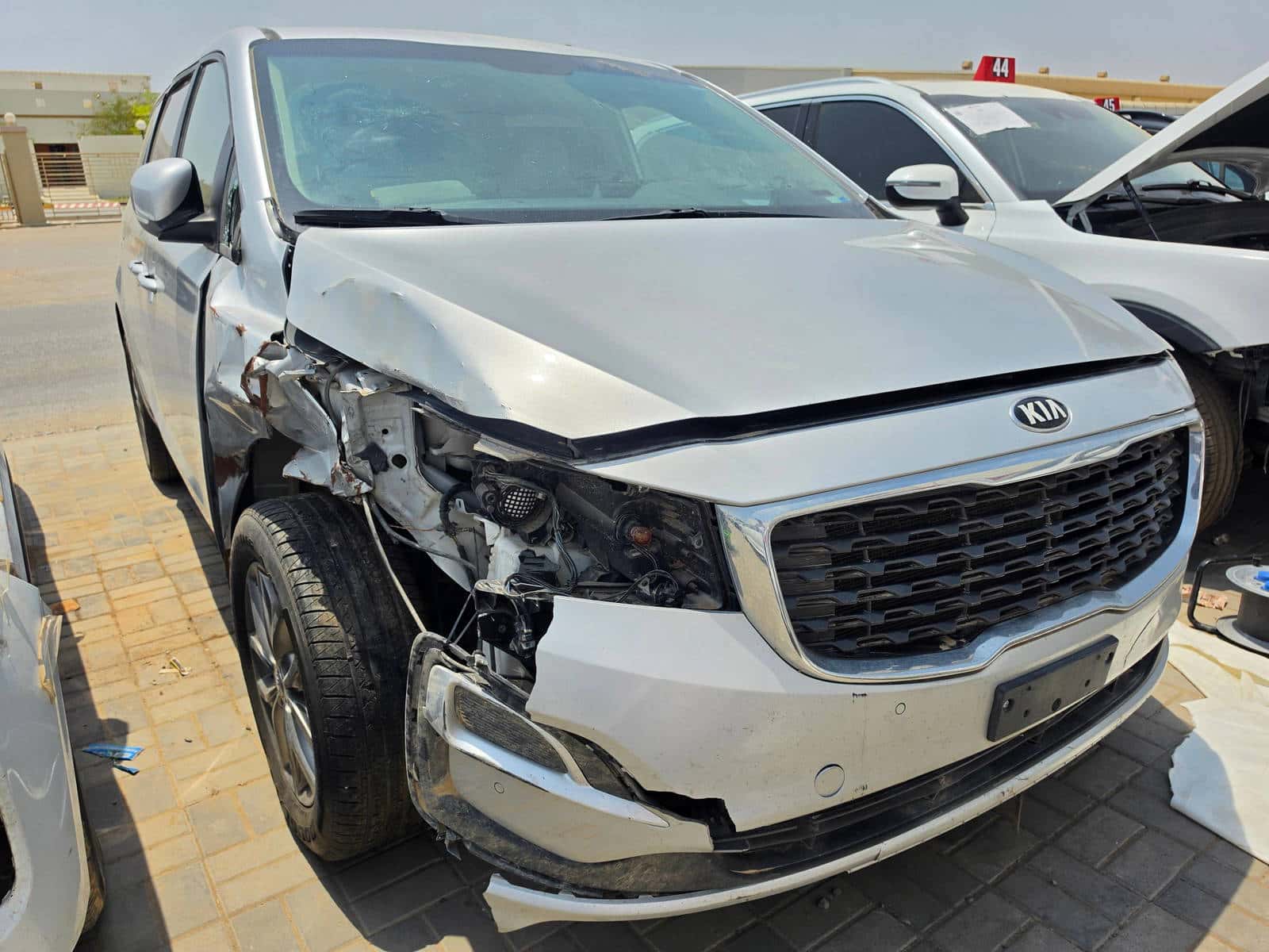 Kia Sedona 2019 thumbnail 2