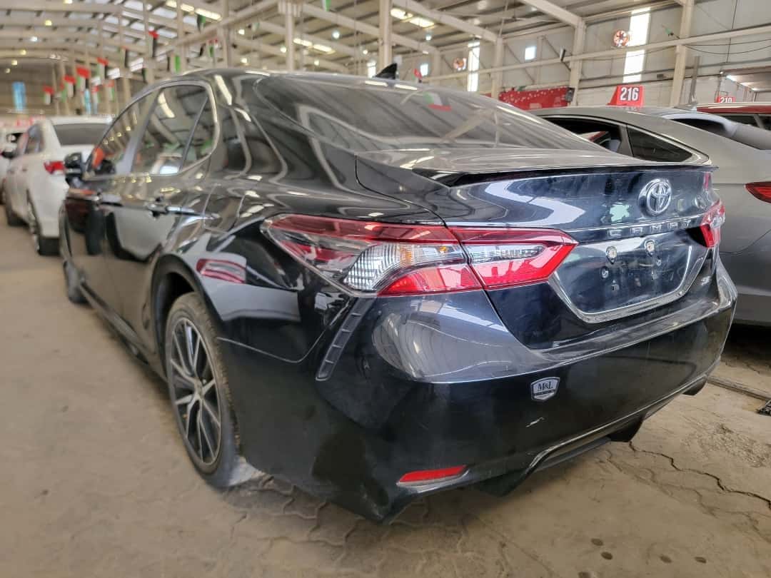 TOYOTA CAMRY - Exterior