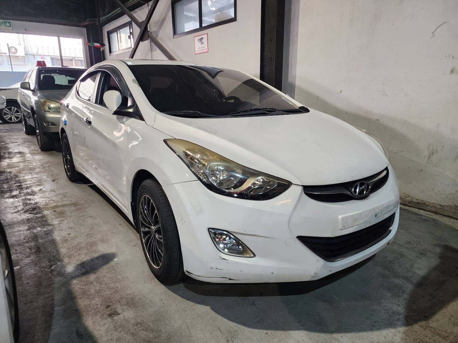 HYUNDAI AVANTE - Exterior