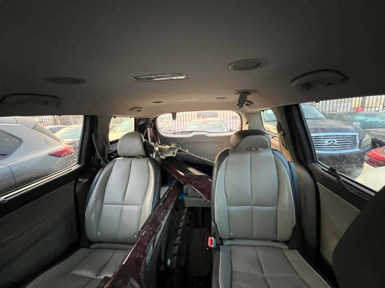 KIA SEDONA 2017 thumbnail 4