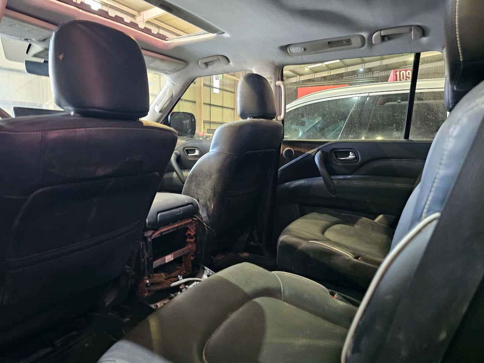 INFINITI QX80 2022 thumbnail 6