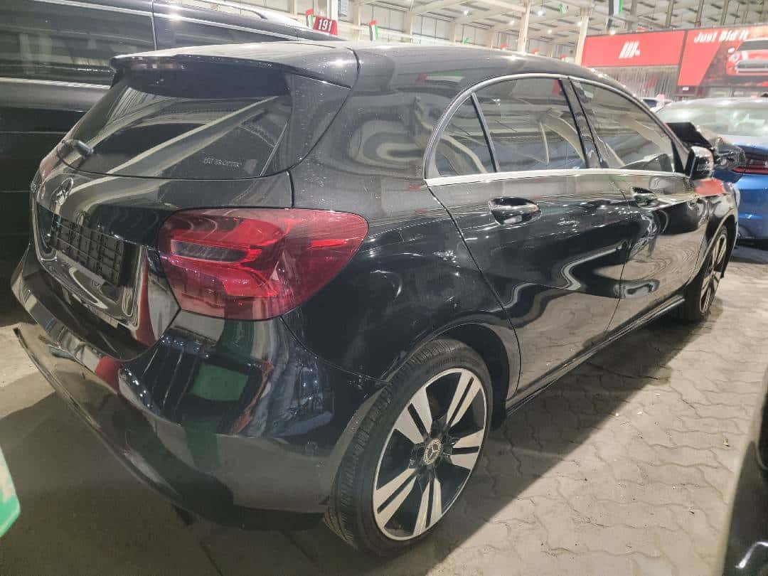MERCEDES BENZ A200 - Exterior