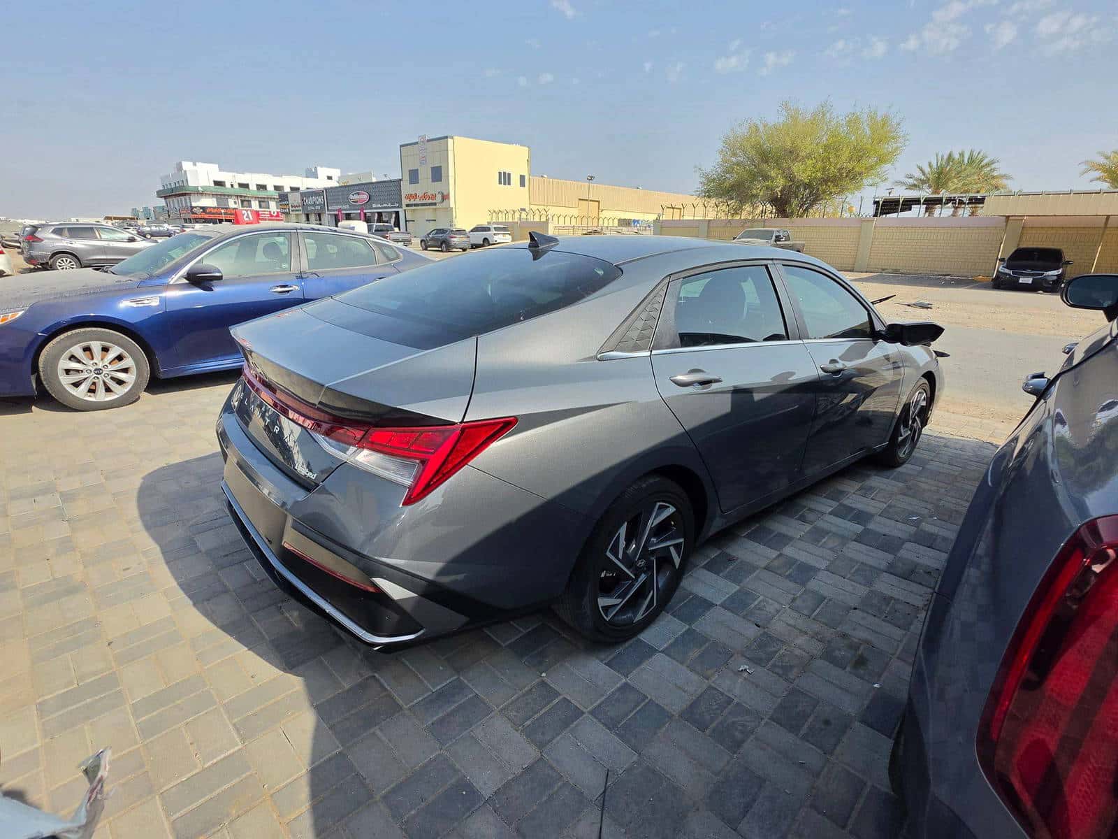 HYUNDAI ELANTRA 2025 thumbnail 4