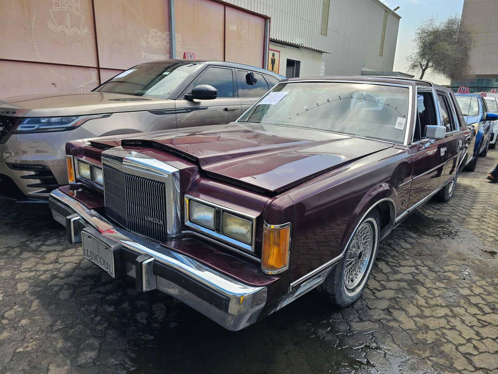 Lincoln TOWN 1988 thumbnail 3