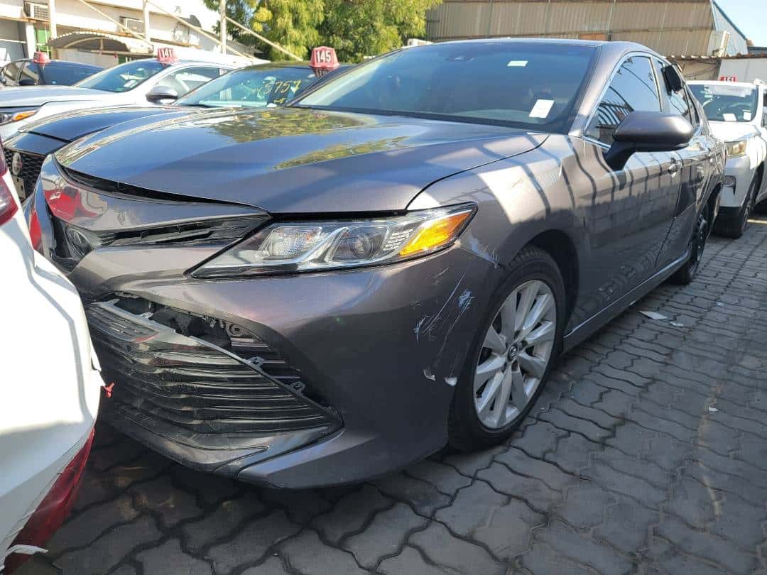 TOYOTA CAMRY - Exterior