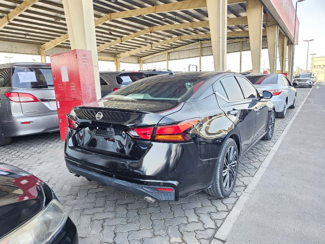 NISSAN ALTIMA - Exterior