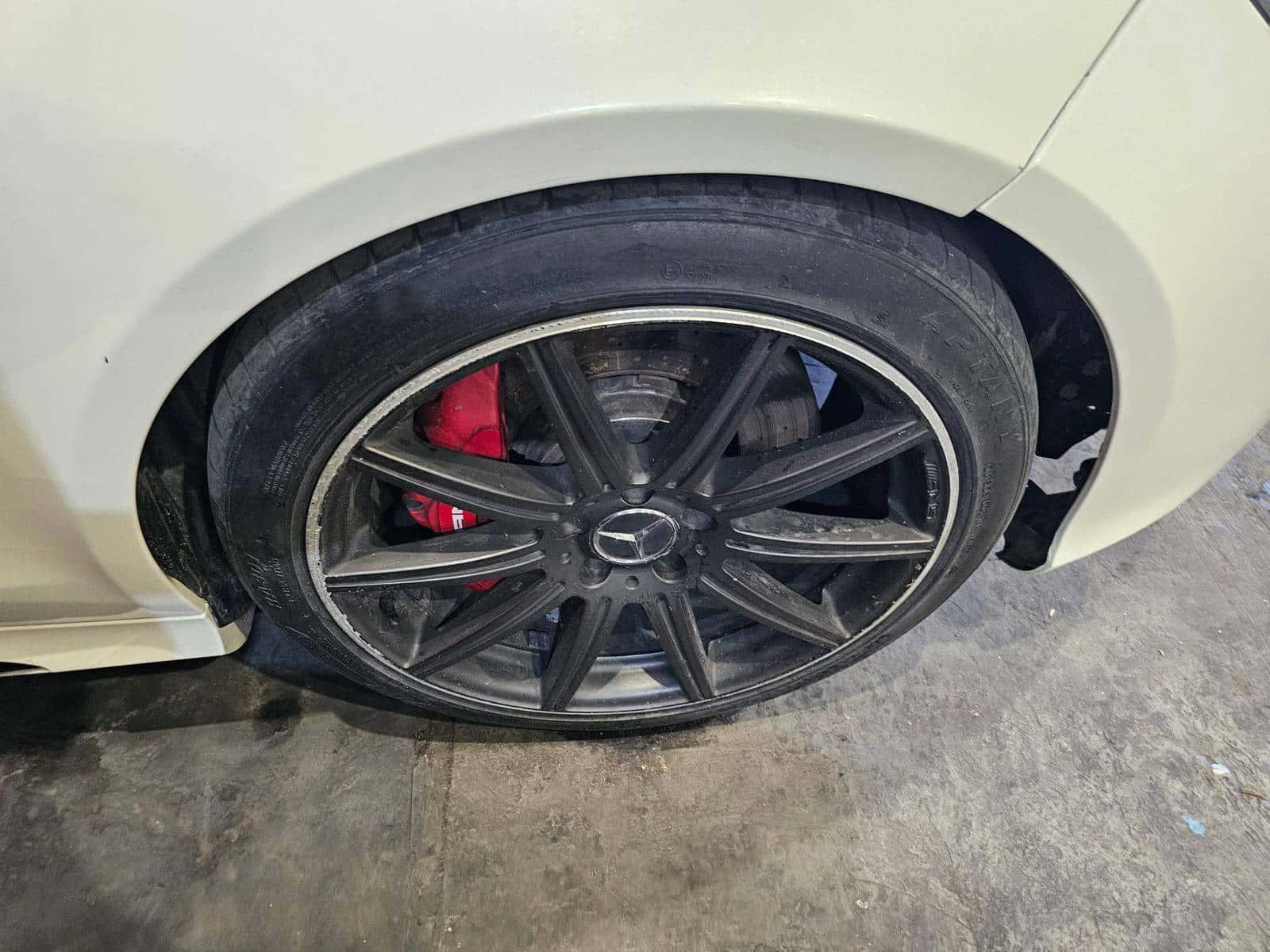 MERCEDES BENZ E 63 AMG S 2014 thumbnail 5