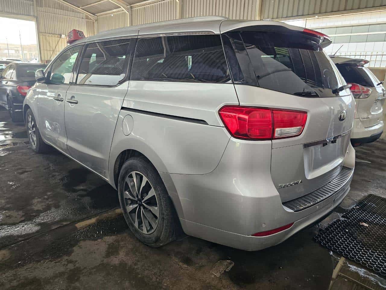 Kia Sedona 2015 thumbnail 4