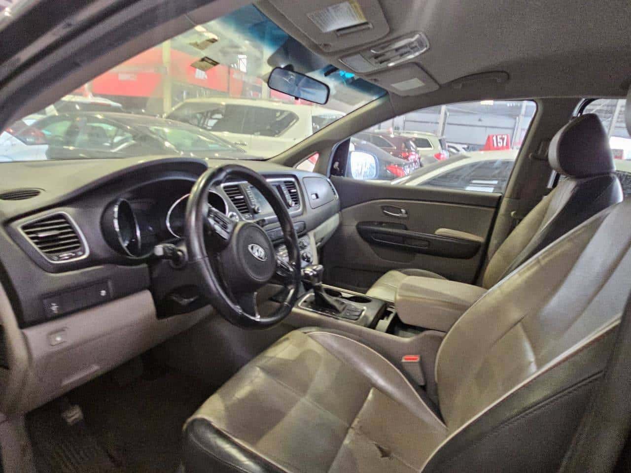 Kia Sedona 2017 thumbnail 7