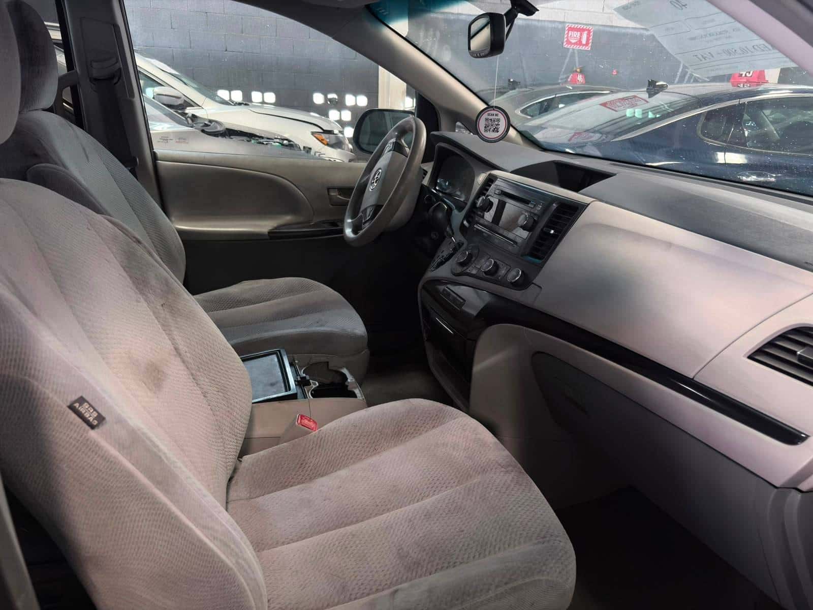 TOYOTA SIENNA 2012 thumbnail 5