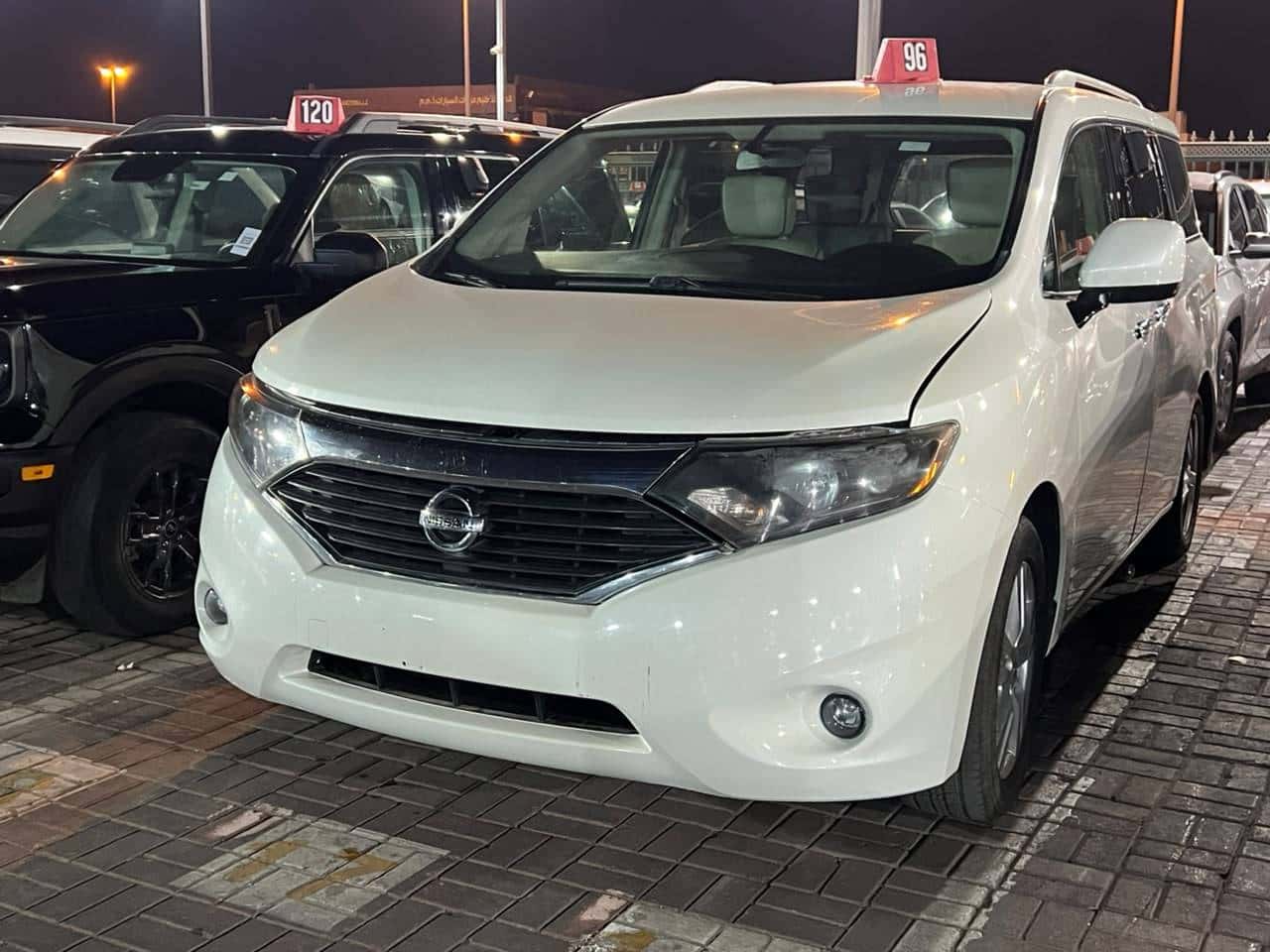 Nissan Quest 2015 thumbnail 1