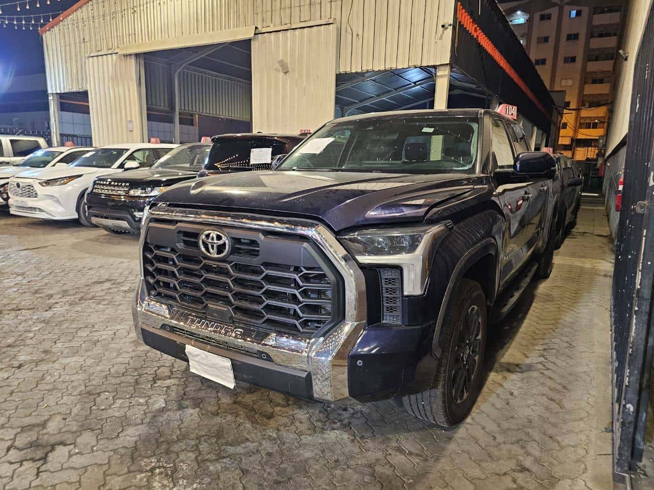 Toyota Tundra 2023 thumbnail 2