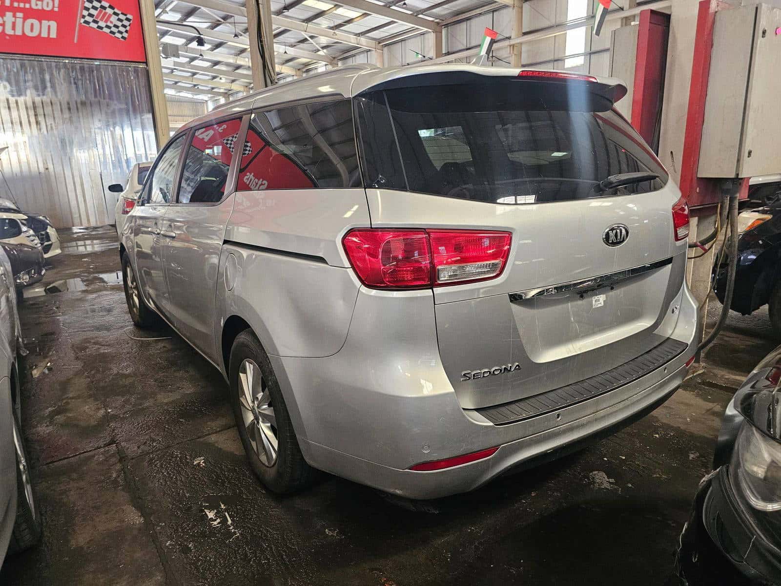 Kia Sedona 2016 thumbnail 4