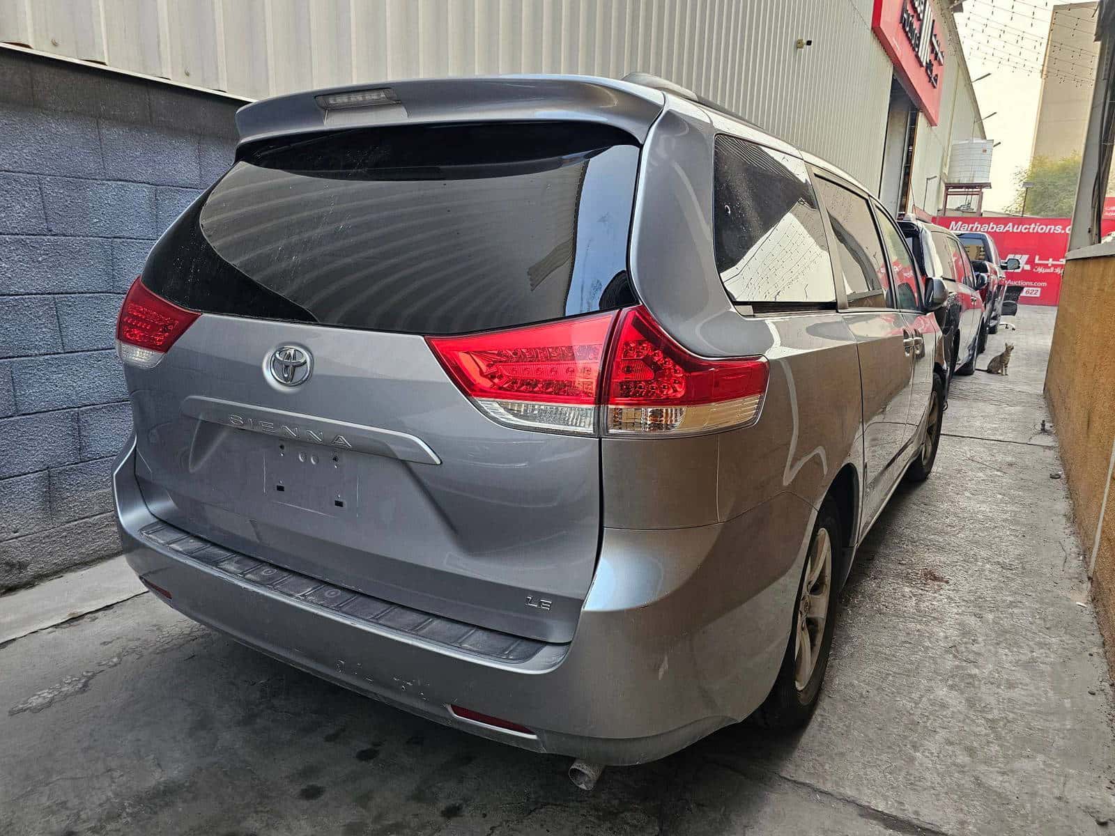 Toyota Sienna 2011 thumbnail 3