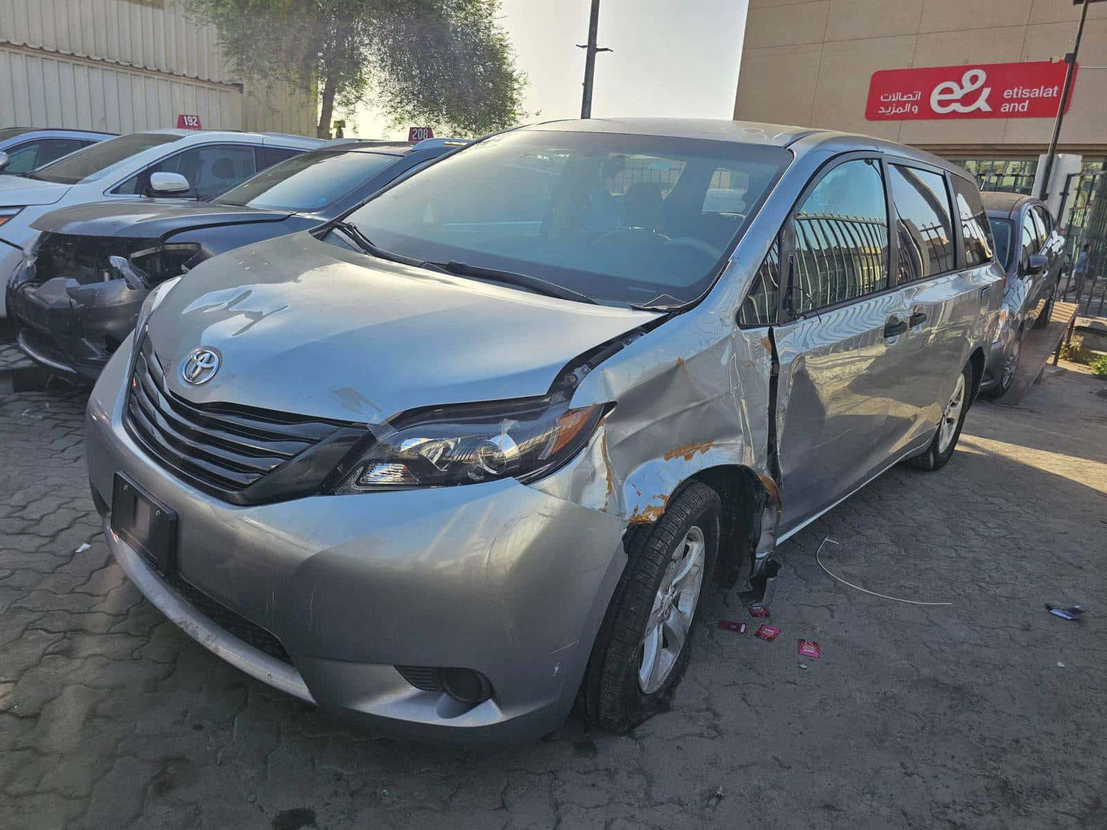 TOYOTA SIENNA 2011 thumbnail 4