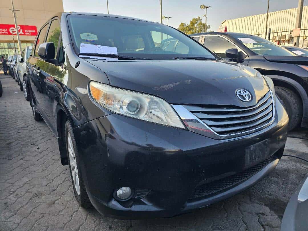 TOYOTA SIENNA 2013 thumbnail 1