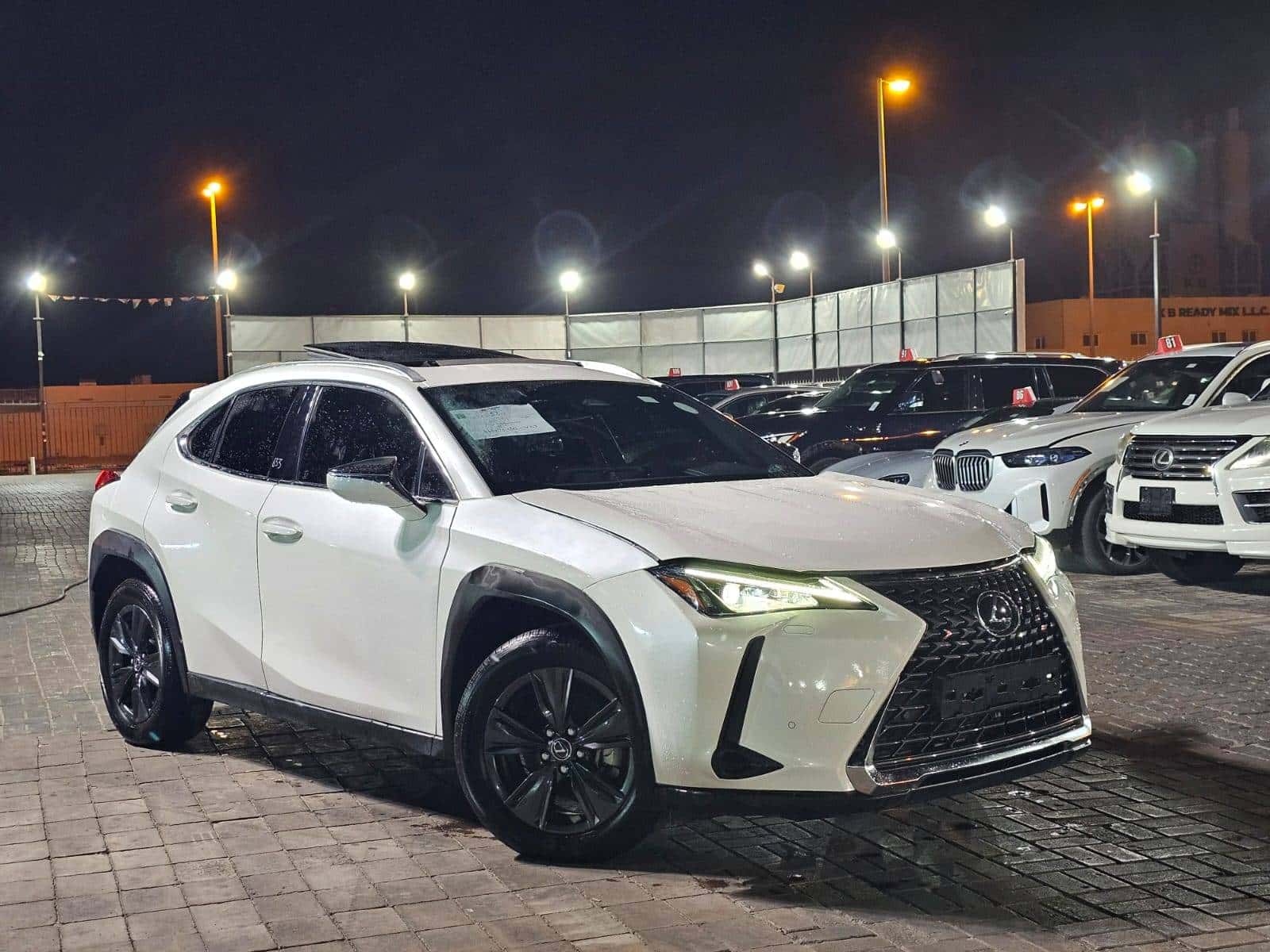 LEXUS UX 300H 2025 thumbnail 5