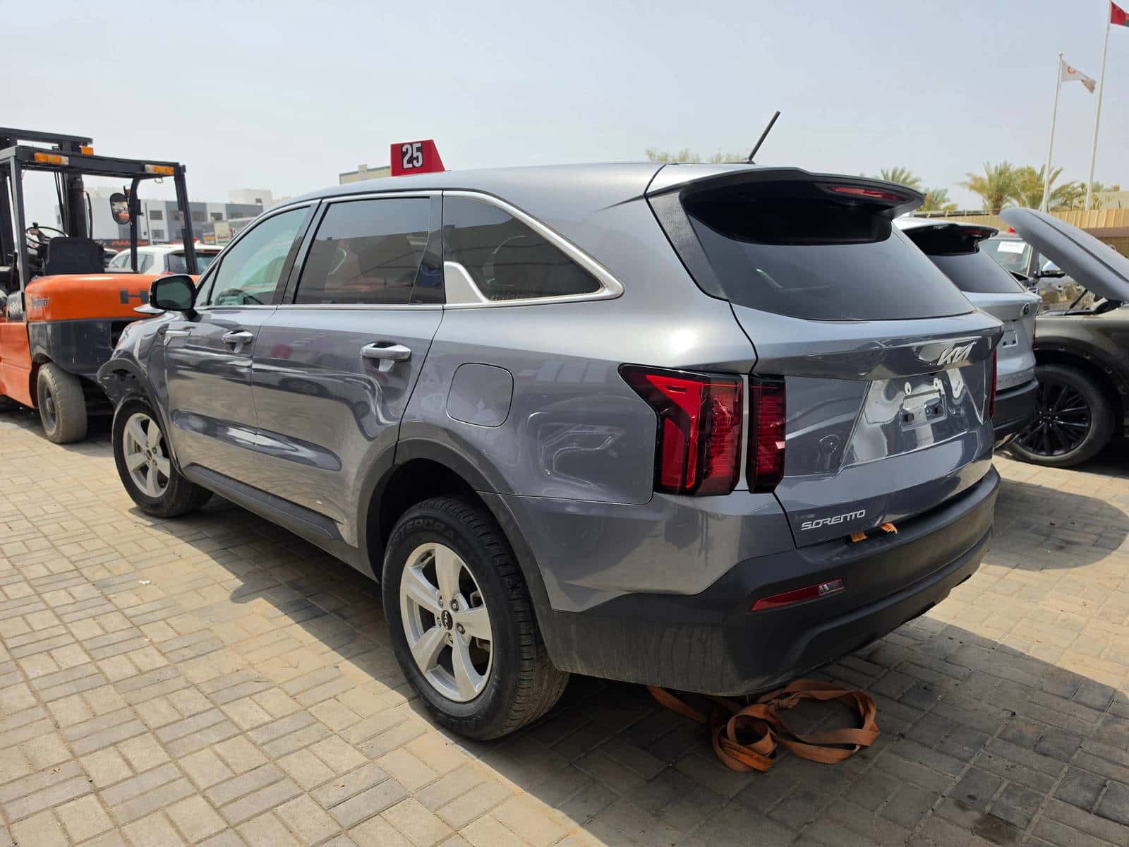 Kia Sorento 2023 thumbnail 4