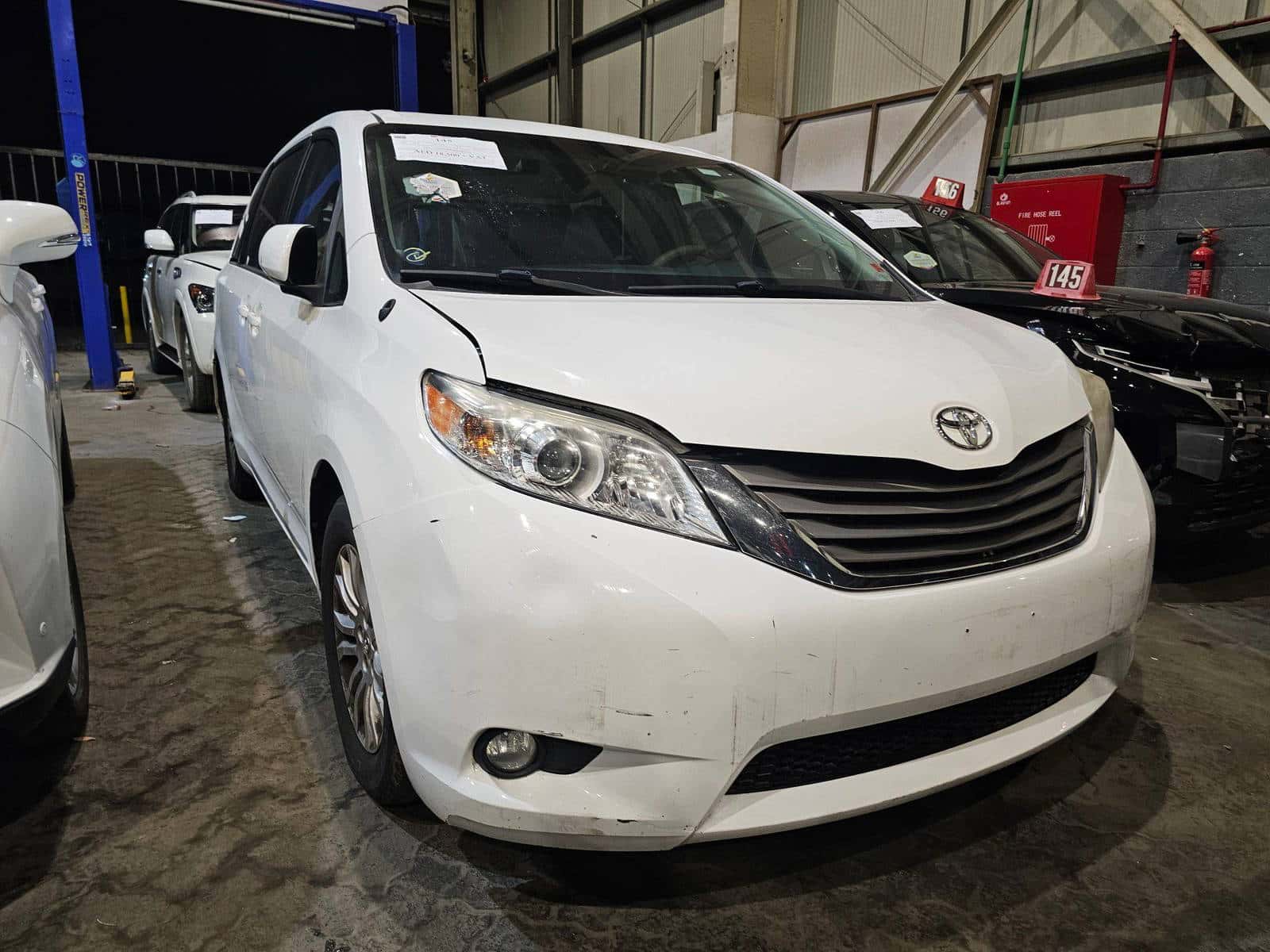 TOYOTA SIENNA 2013 thumbnail 4