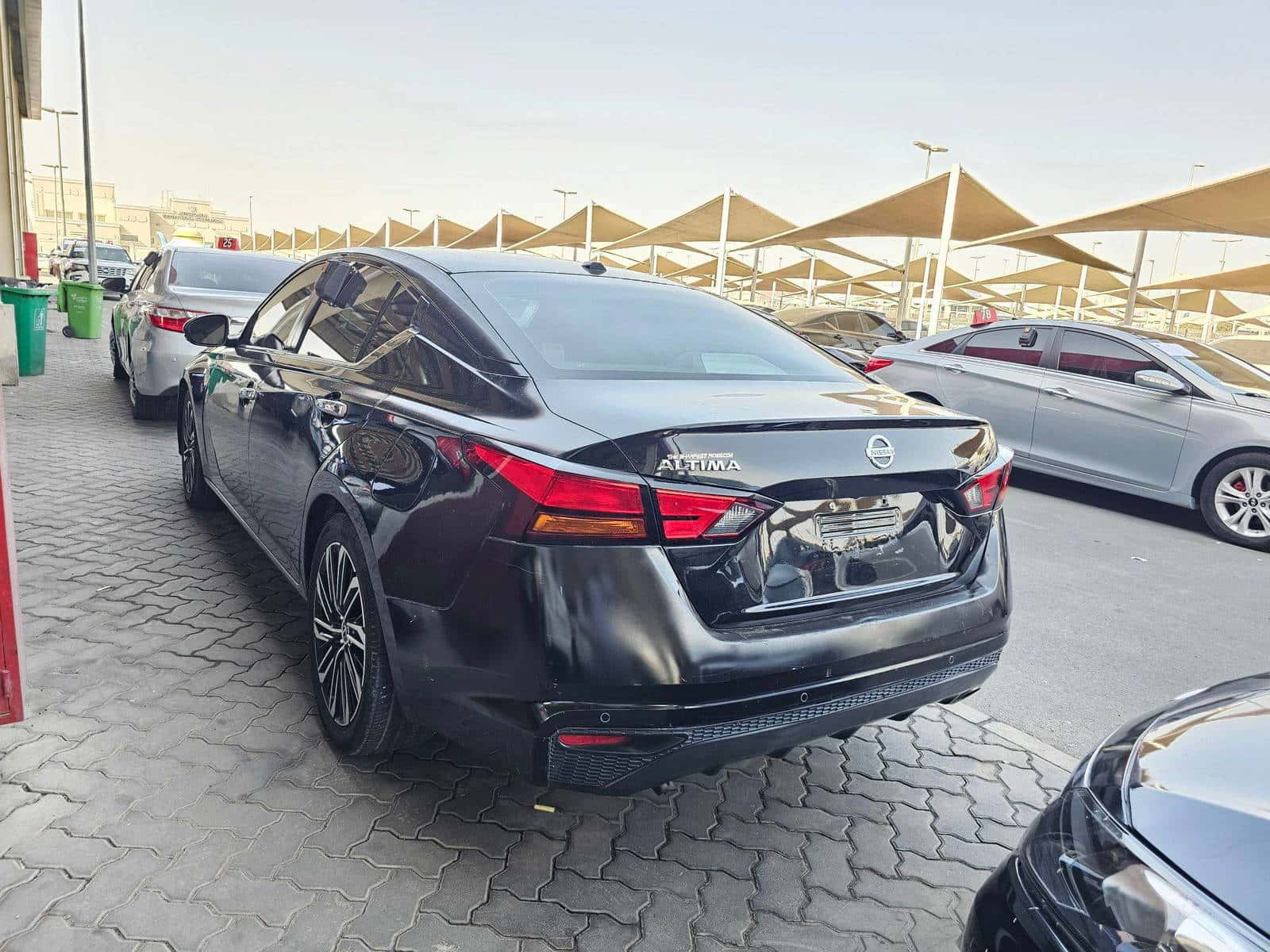 NISSAN ALTIMA - Exterior