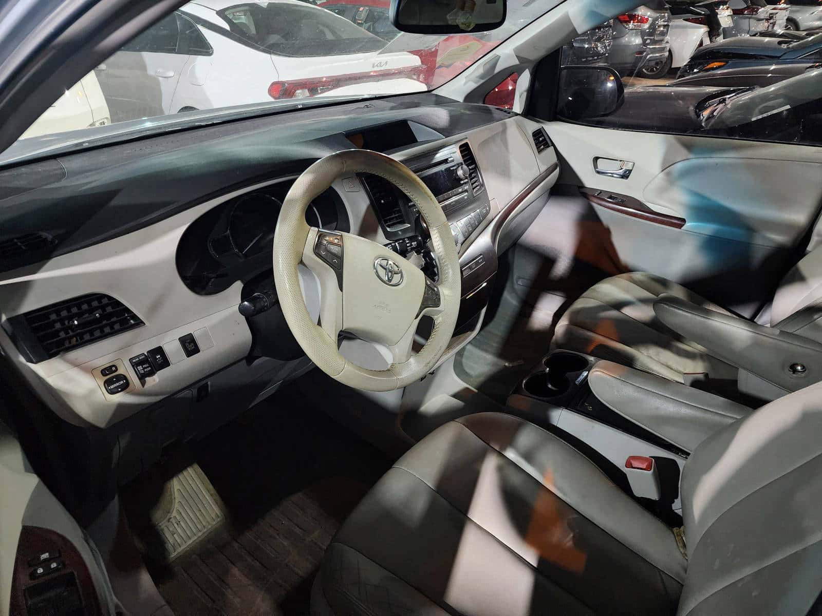 TOYOTA SIENNA 2014 thumbnail 7