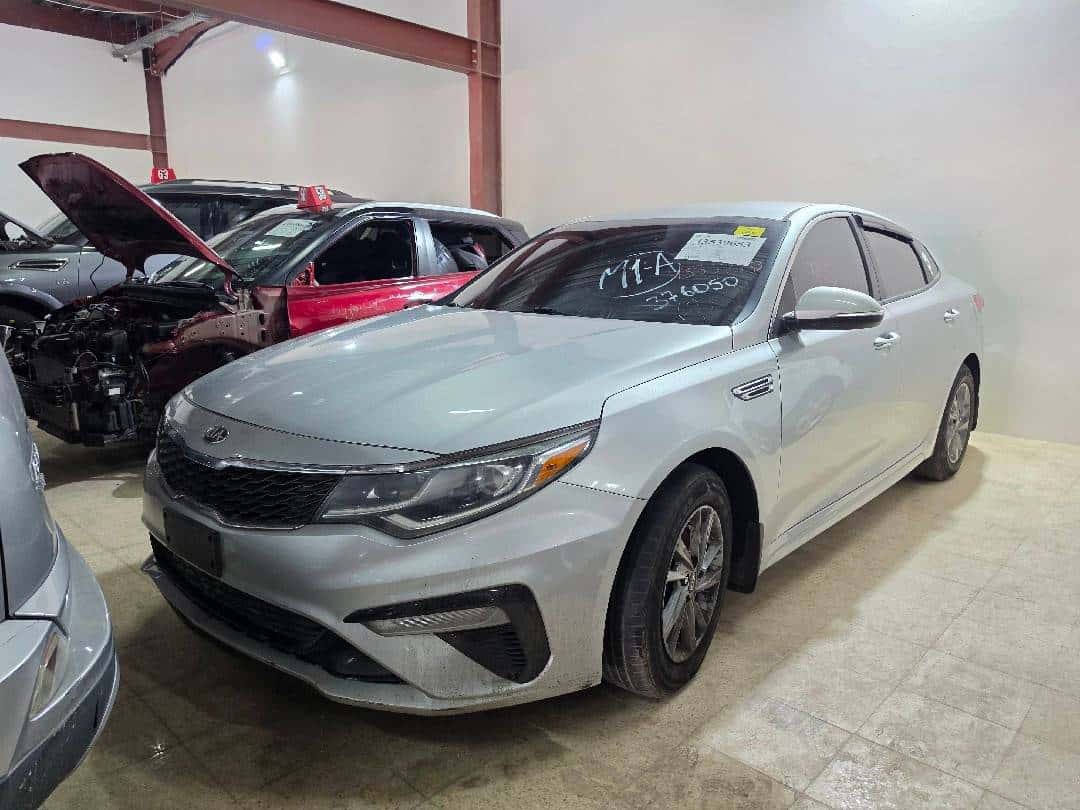 Kia Optima 2019 thumbnail 1