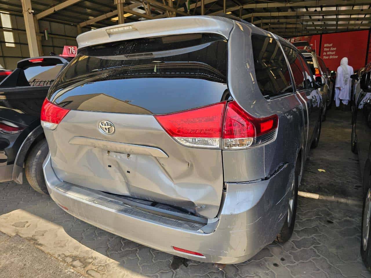 TOYOTA SIENNA 2013 thumbnail 2
