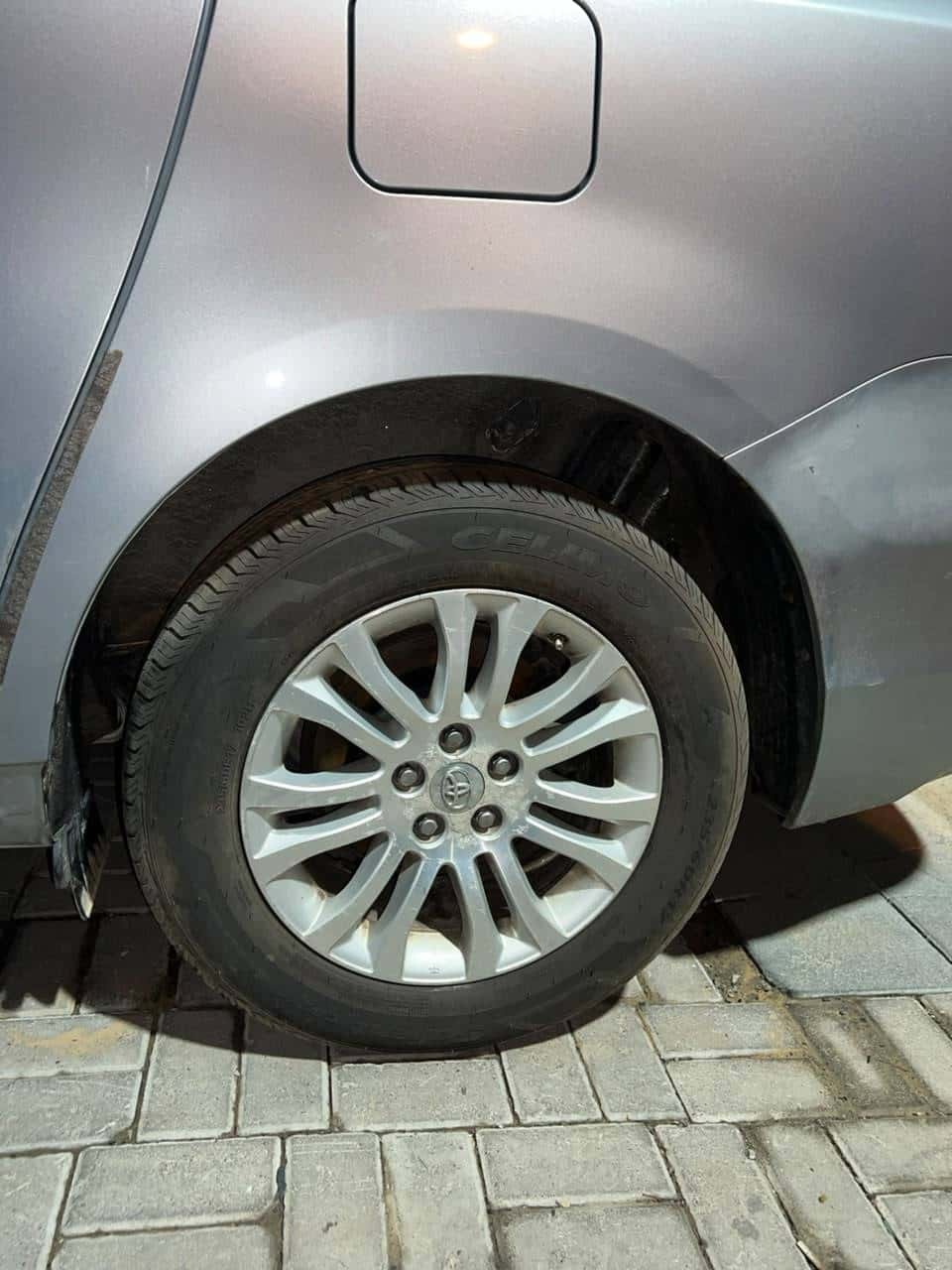 Toyota Sienna 2011 thumbnail 5