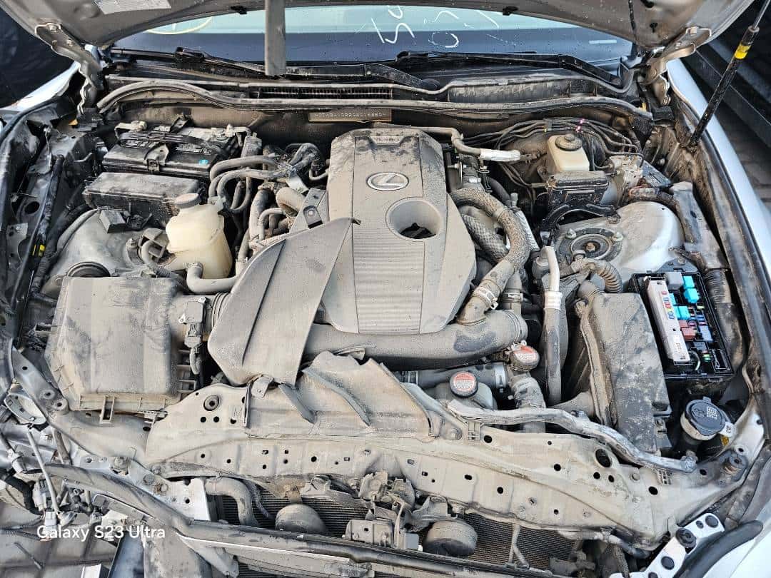 LEXUS IS 200T - Exterior