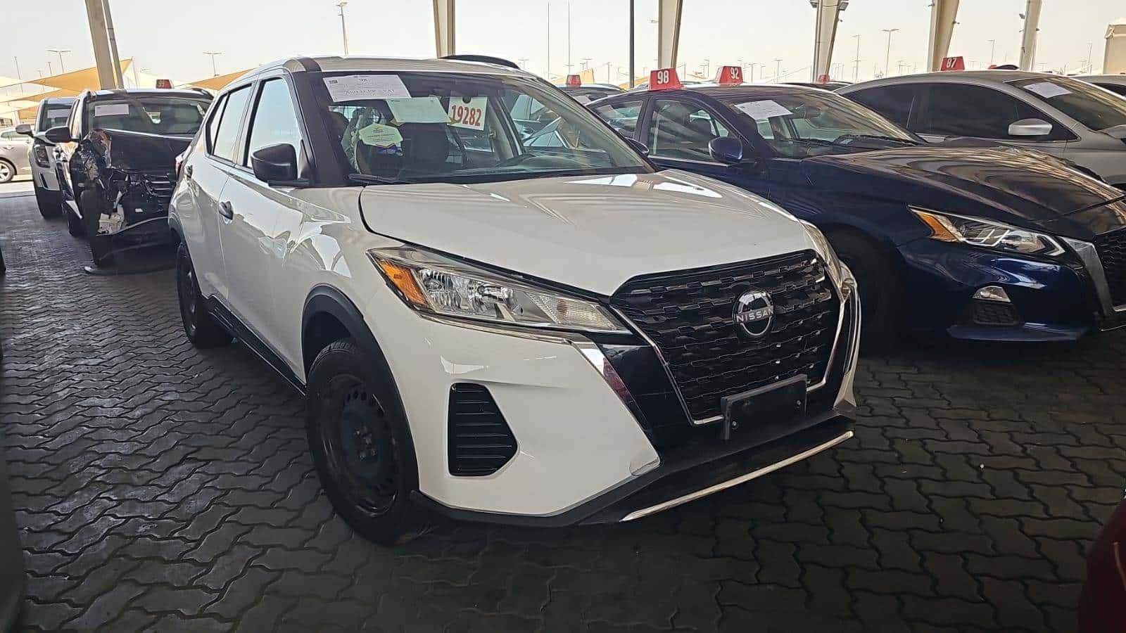 NISSAN KICKS 2023 thumbnail 7