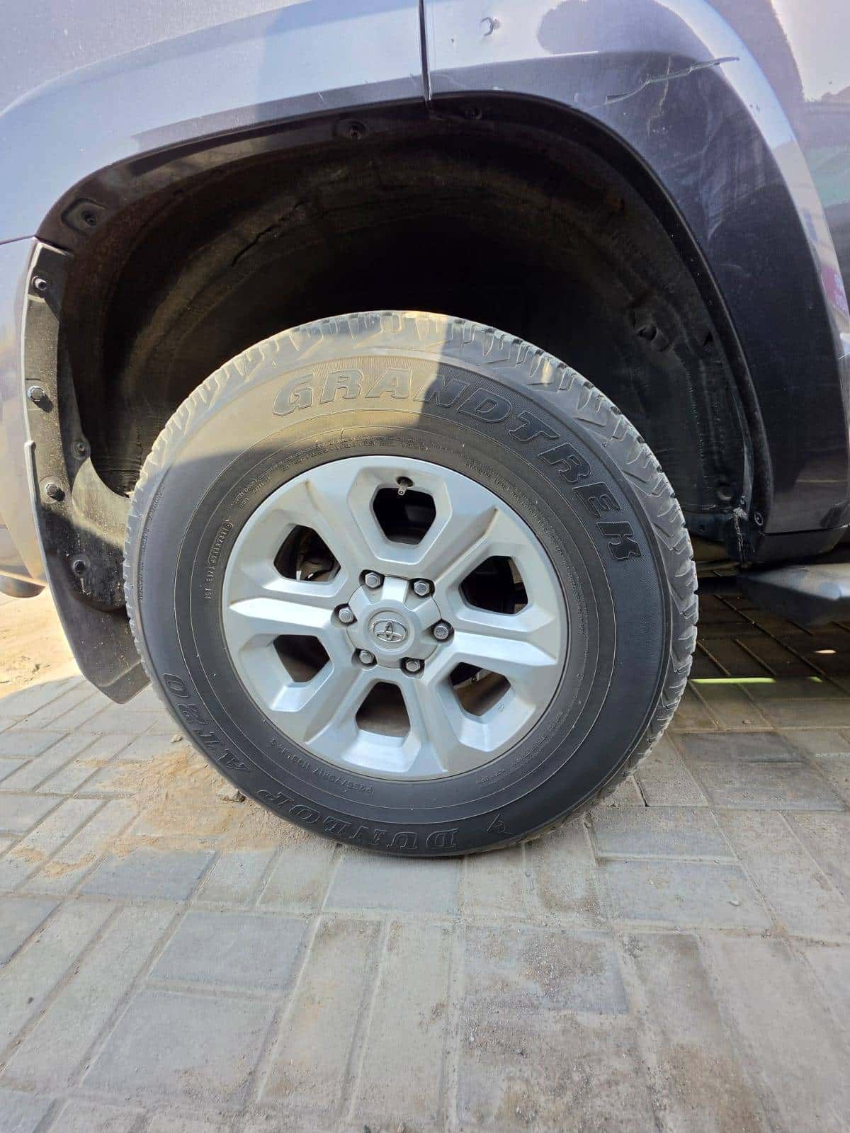 Toyota 4RUNNER SR5 2022 thumbnail 6