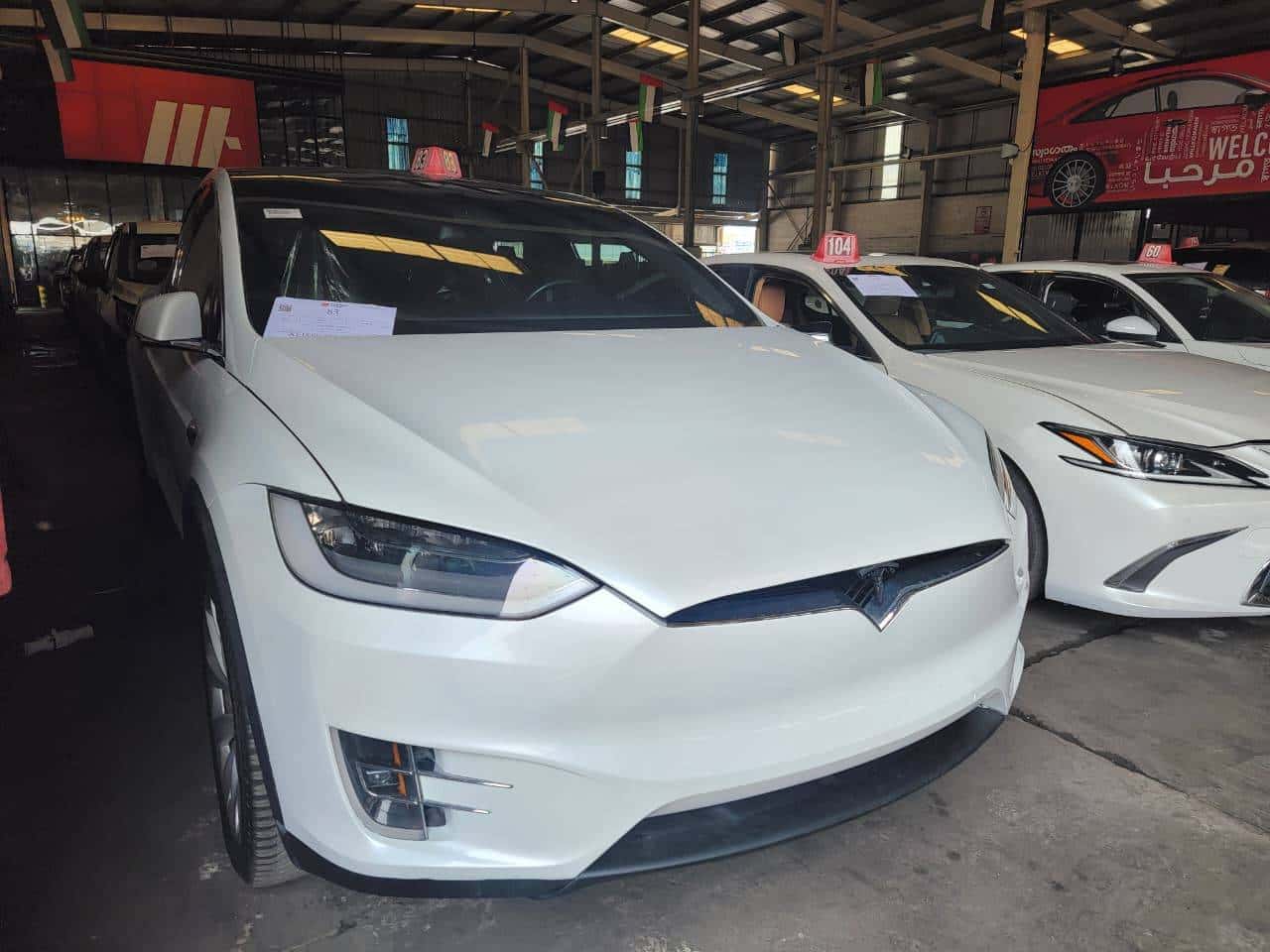 Tesla Model X 2020 thumbnail 2
