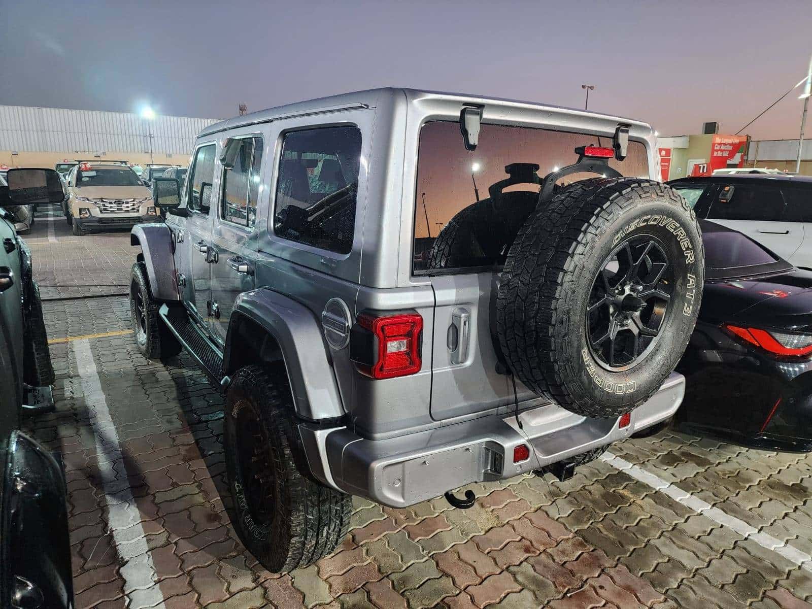 JEEP WRANGLER UNLIMITED SAHARA 2021 thumbnail 4