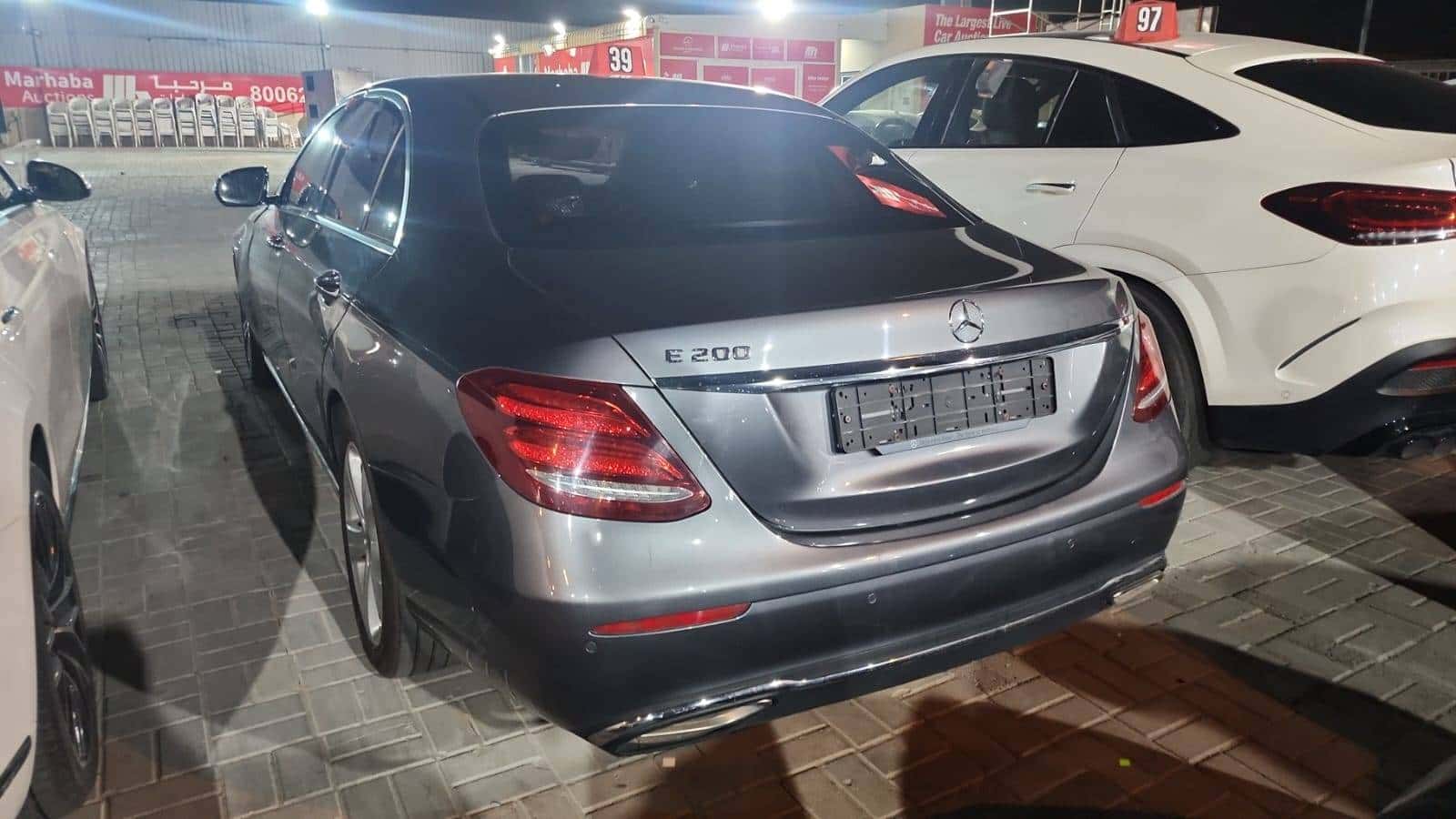 MERCEDES BENZ E 200 - Exterior