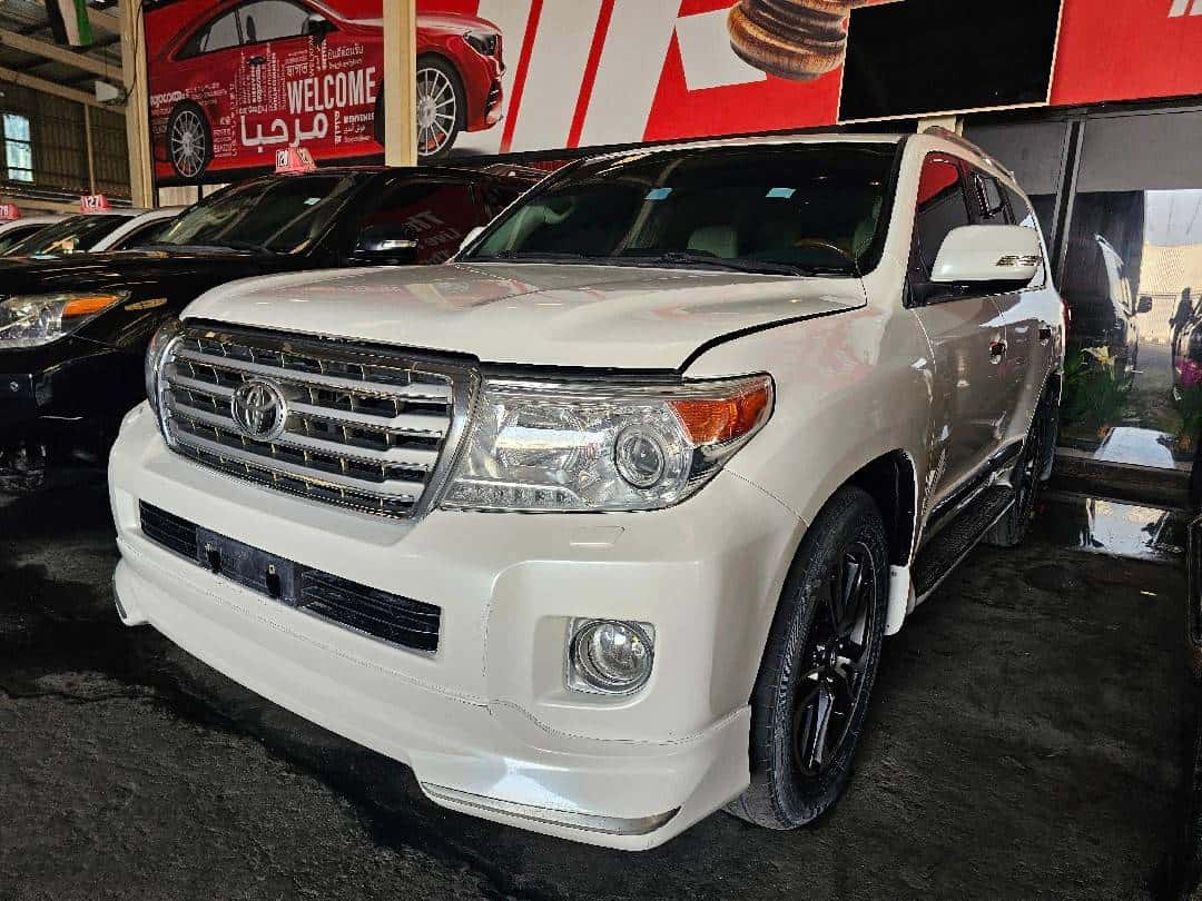 Toyota Land Cruiser 2013 thumbnail 1